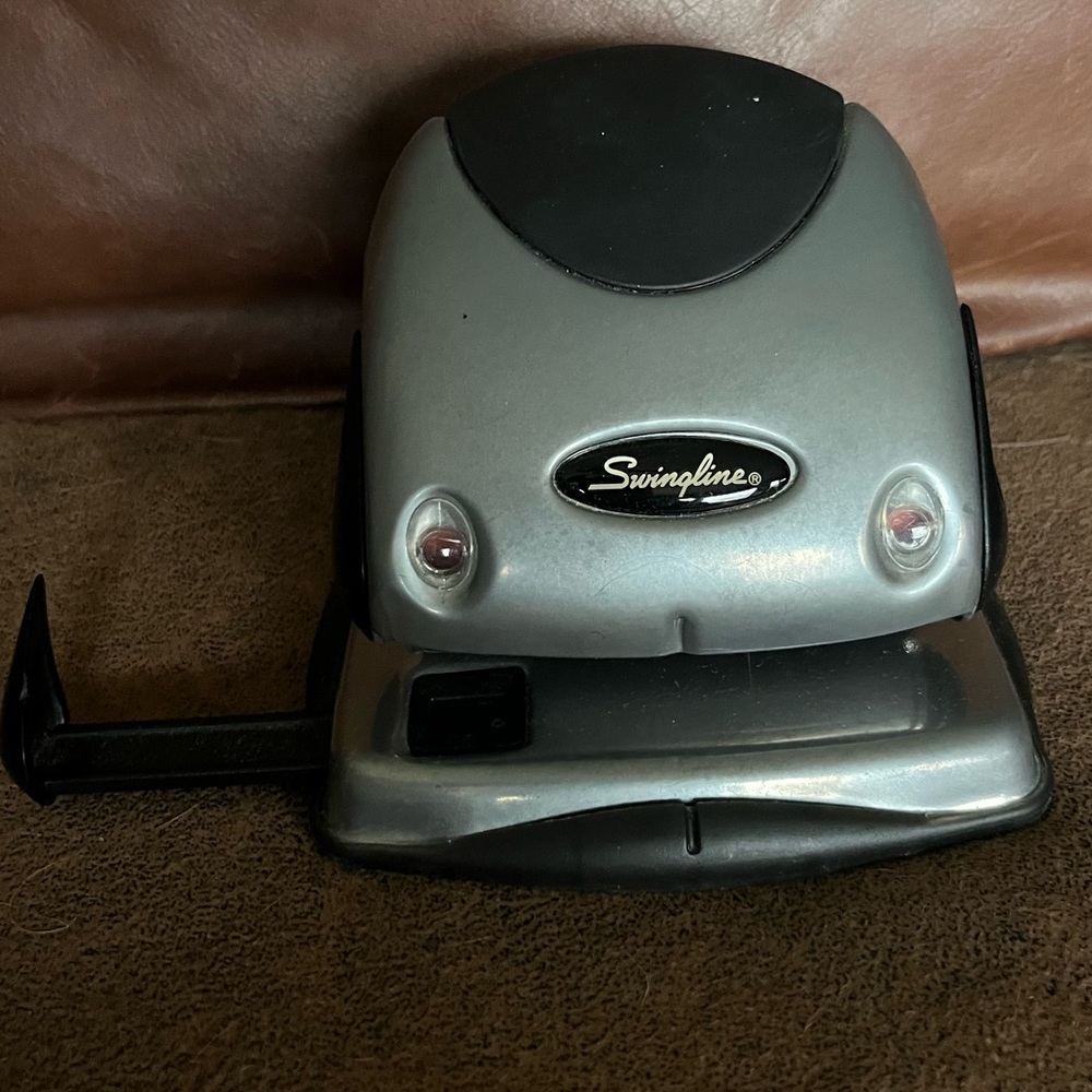 Two Hole Punch by Swingline. Great for a doctors, school or attorney’s office.